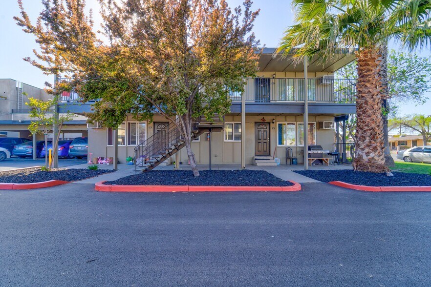 233 W I St, Los Banos, CA à vendre - Photo de l’immeuble – Image 2 sur 10