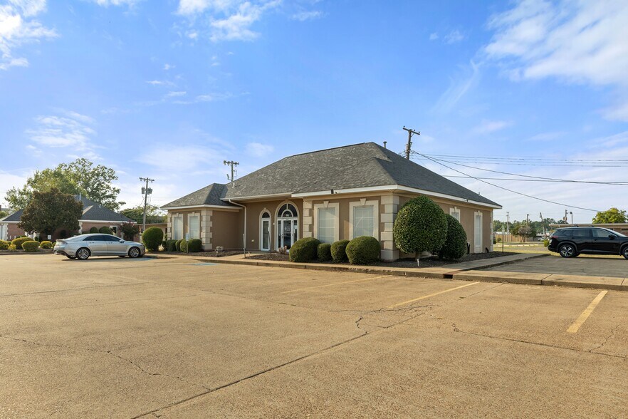 304 S Rhodes St, West Memphis, AR à vendre - Photo de l’immeuble – Image 2 sur 3