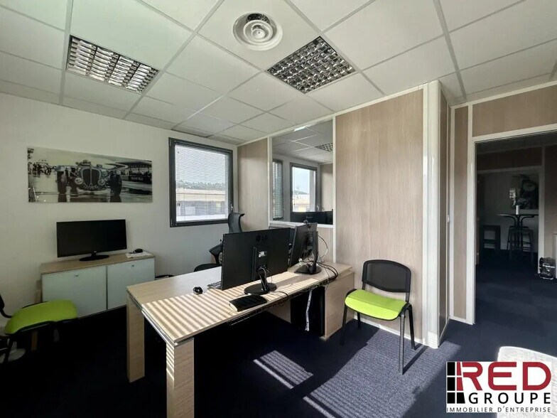 Bureau dans Le Tholonet à louer - Photo de l’immeuble – Image 2 sur 8