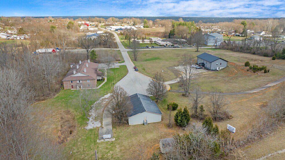 2625 Industrial Dr, Bedford, IN à vendre - Photo principale – Image 1 sur 40