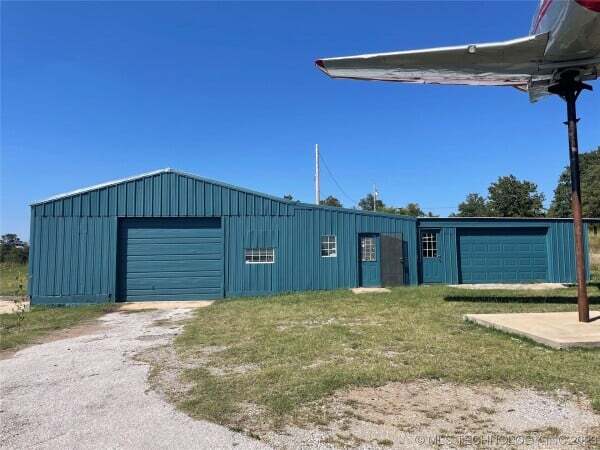 371971 W 51 Hwy, Mannford, OK à vendre - Photo de l’immeuble – Image 1 sur 10