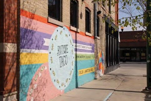 1360 N Milwaukee Ave, Chicago, IL à louer - Photo de l’immeuble – Image 2 sur 5