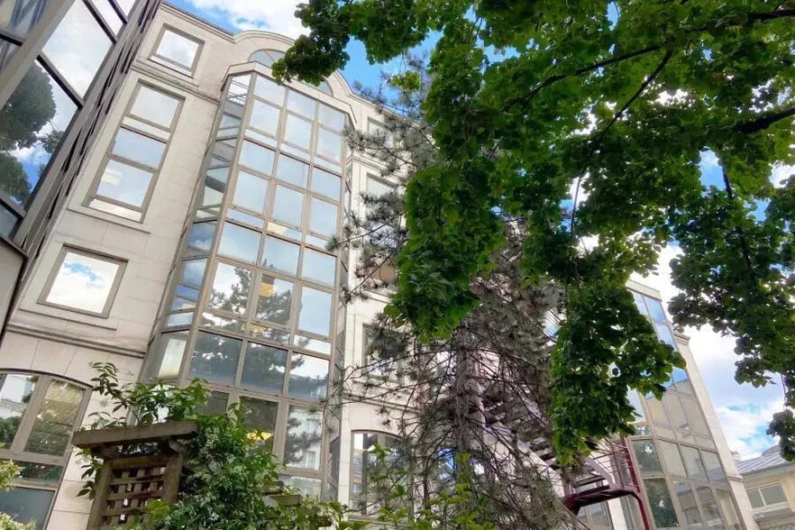 Bureau dans Neuilly-sur-Seine à louer - Photo de l’immeuble – Image 1 sur 5