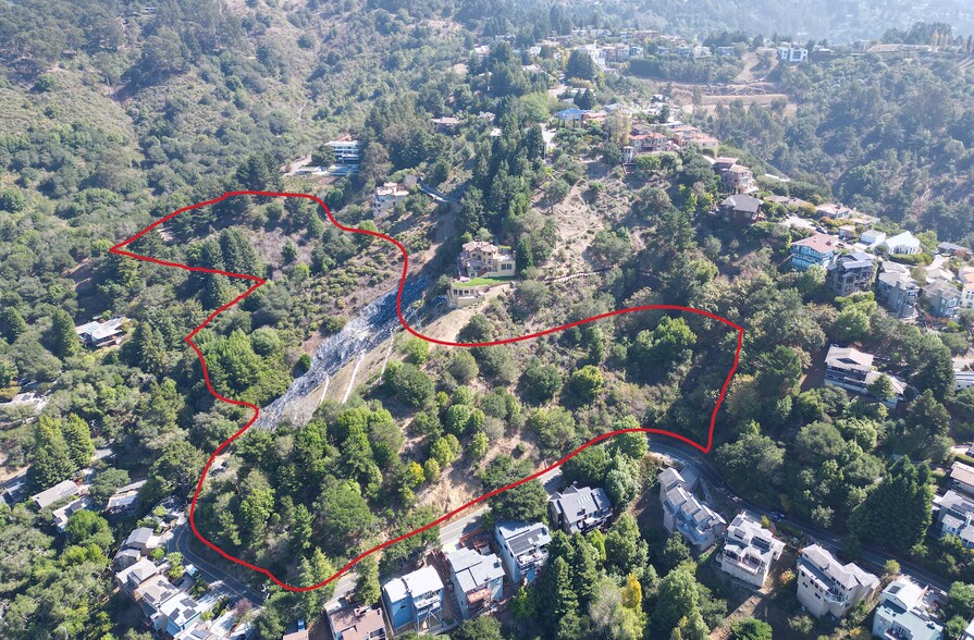 Dartmouth Dr, Oakland, CA à vendre - Photo de l’immeuble – Image 2 sur 4