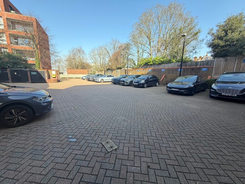 Bessborough Rd, Harrow à louer - Photo de l’immeuble – Image 3 sur 8