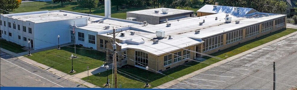 300 E Cass St, Schoolcraft, MI à louer - Photo de l’immeuble – Image 1 sur 18