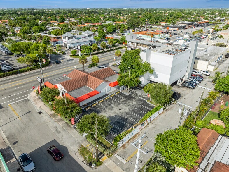 7101 SW 8th St, Miami, FL à vendre - Photo de l’immeuble – Image 2 sur 7