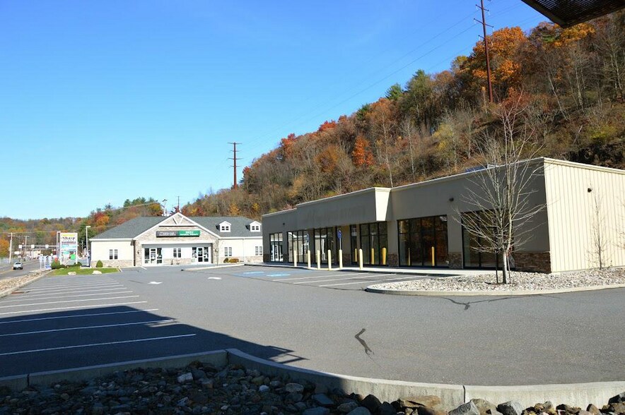 870 Gordon Nagle Trl, Pottsville, PA à vendre - Photo de l’immeuble – Image 2 sur 11