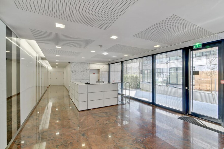 1 Rue De L'Union, Rueil-Malmaison à louer - Photo de l’immeuble – Image 2 sur 5