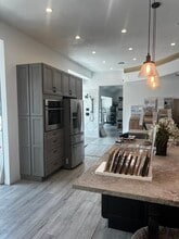 14925-14945 Ventura Blvd, Sherman Oaks, CA à louer Photo intérieure– Image 1 sur 18