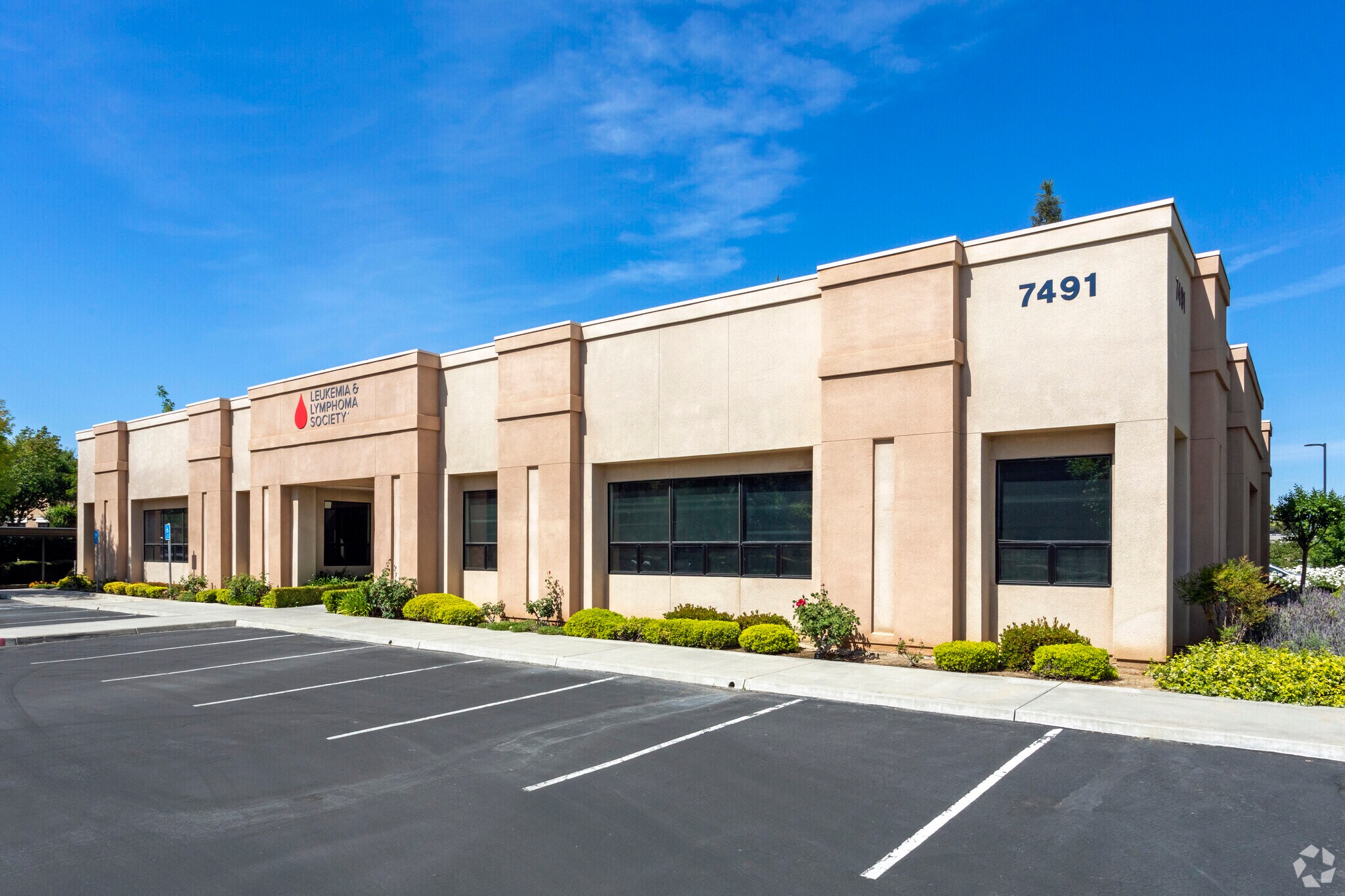 7491 N Remington Ave, Fresno, CA à louer Photo principale– Image 1 sur 6