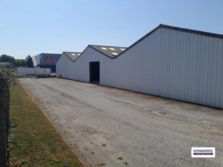 Local d'activités dans Le Rheu à vendre - Photo de l’immeuble – Image 2 sur 8