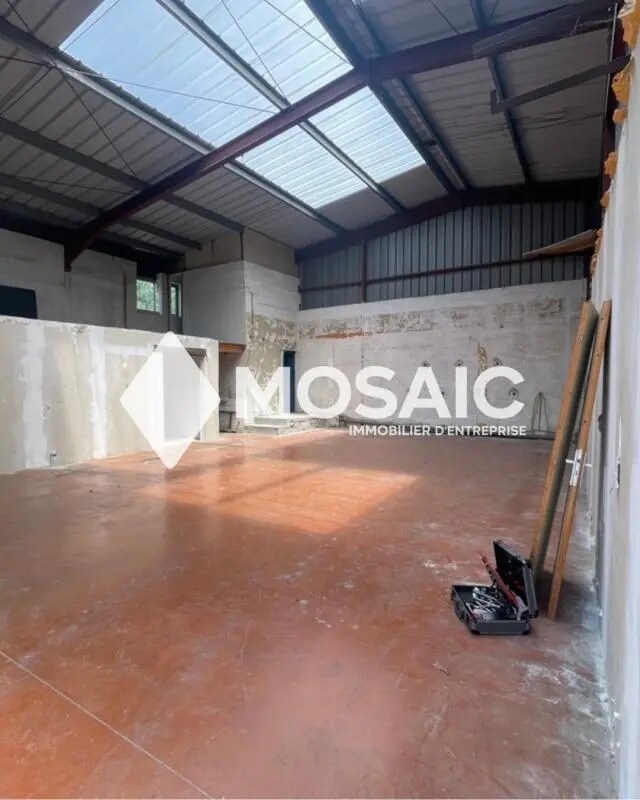 Plus de détails pour Local d'activités à louer