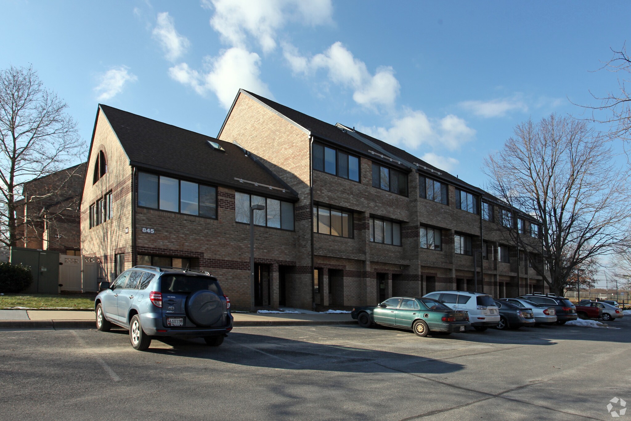 845 Quince Orchard Blvd, Gaithersburg, MD à louer Photo principale– Image 1 sur 14