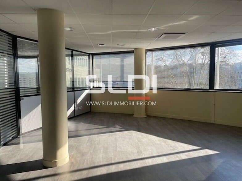 120 Rue De Saint-Cyr, Lyon à vendre - Photo intérieure – Image 2 sur 14