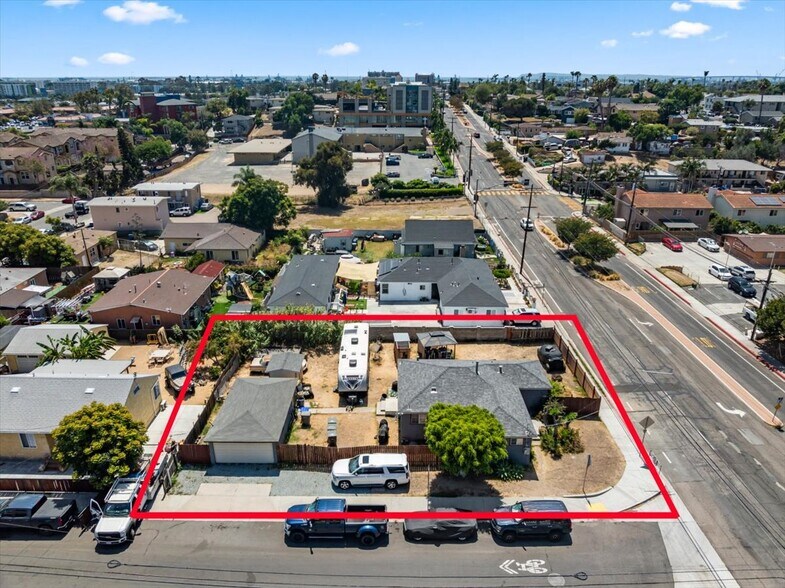1340 E 8th St, National City, CA à vendre - Photo de l’immeuble – Image 2 sur 7