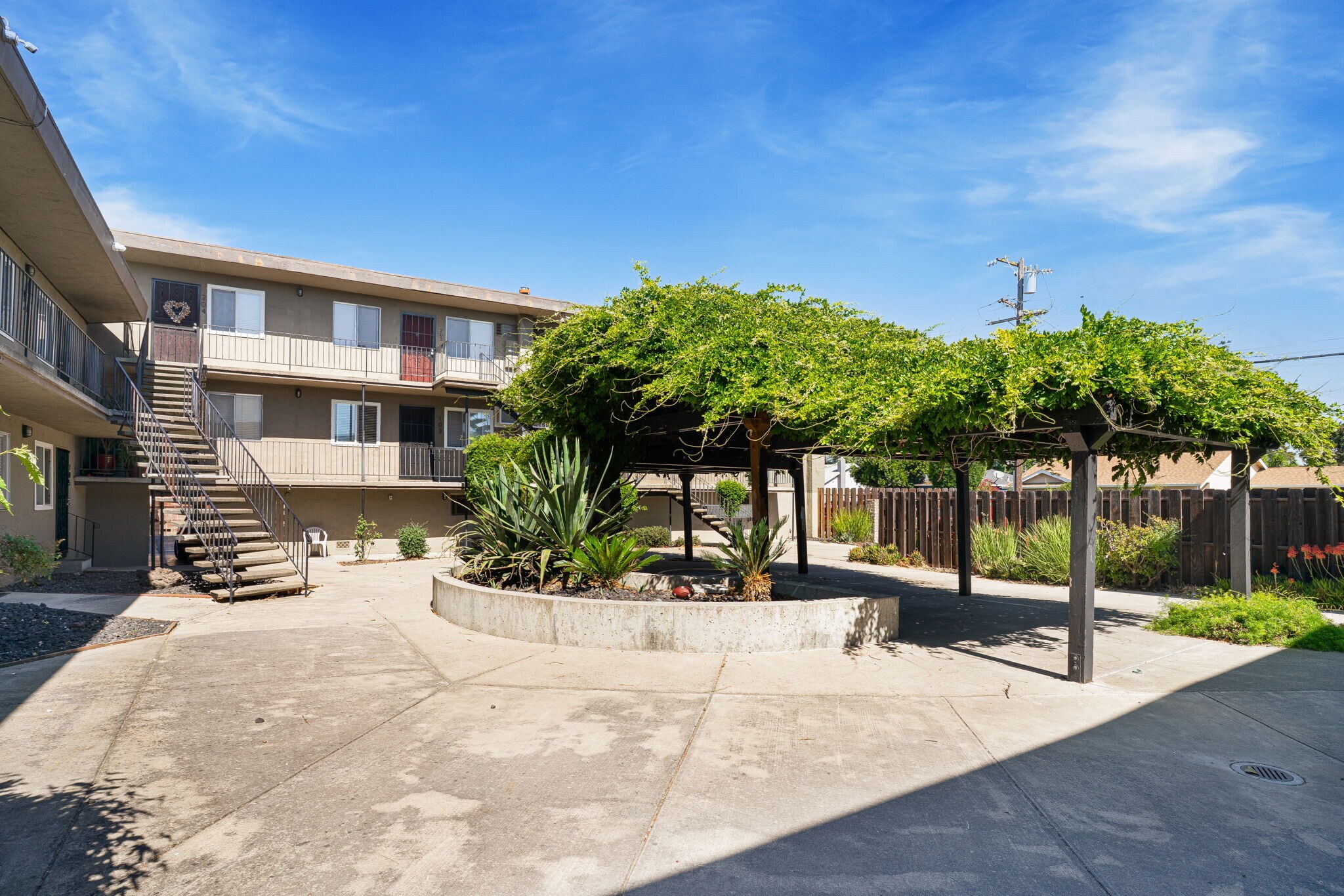 20 E 16th St, Antioch, CA à vendre Photo de l’immeuble– Image 1 sur 16