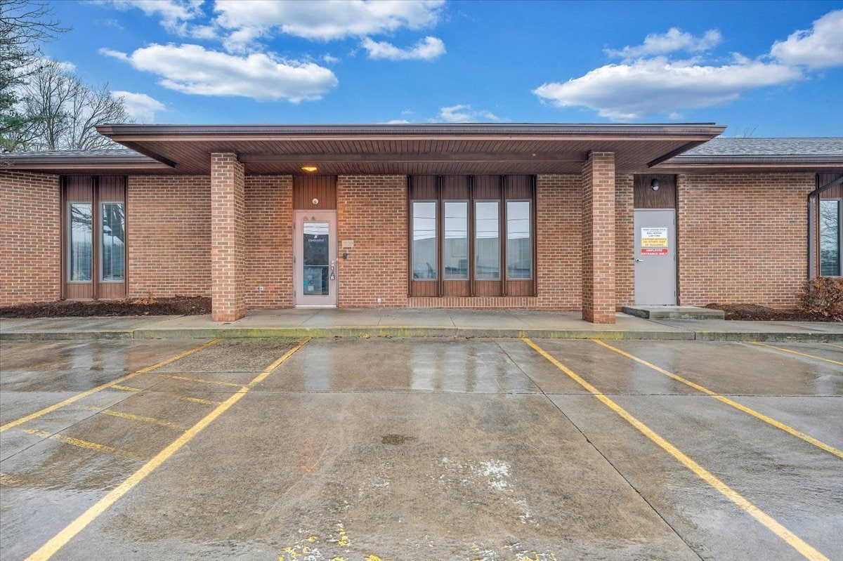 5461 Fallowater Ln, Roanoke, VA à louer Photo de l’immeuble– Image 1 sur 43