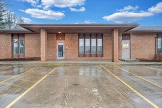 5461 Fallowater Ln, Roanoke, VA à louer Photo de l’immeuble– Image 1 sur 43