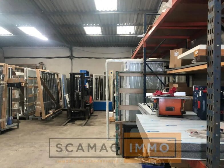 Industriel/Logistique dans Martigues à louer - Photo de l’immeuble – Image 2 sur 13