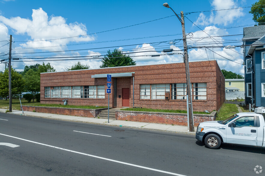 453 New Park Ave, West Hartford, CT à louer - Photo principale – Image 1 sur 7