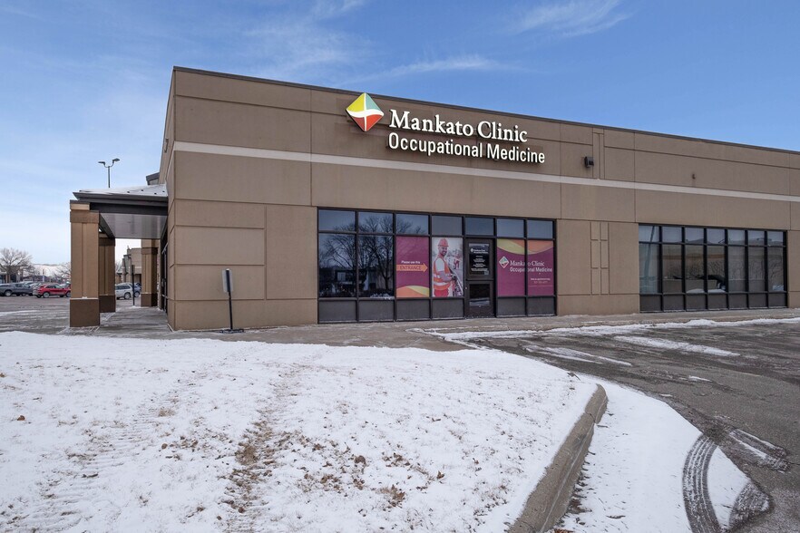 1809-1859 Adams St, Mankato, MN à louer - Photo de l’immeuble – Image 2 sur 6