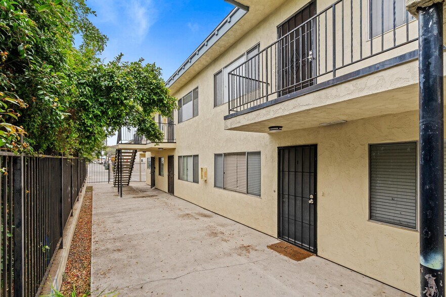 1041 Calla Ave, Imperial Beach, CA à vendre - Photo de l’immeuble – Image 3 sur 21