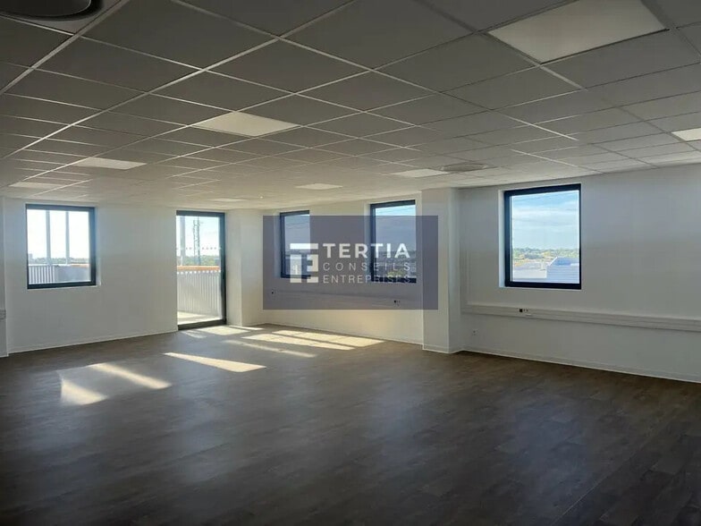 Local d’activités dans Montpellier à louer - Photo de l’immeuble – Image 3 sur 14