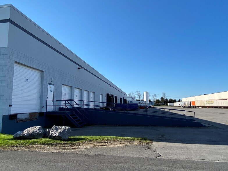 150 Sonwil Dr, Cheektowaga, NY à louer - Photo de l’immeuble – Image 2 sur 3