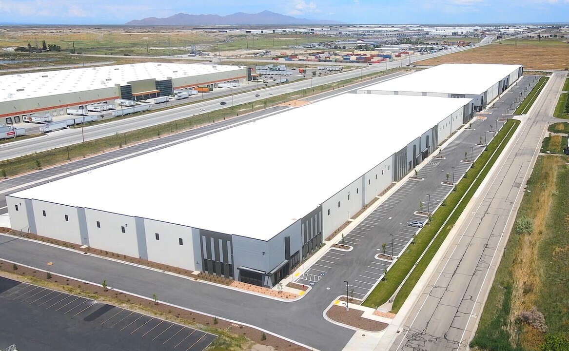 1455 S 5600 W, Salt Lake City, UT à louer Photo de l’immeuble– Image 1 sur 15