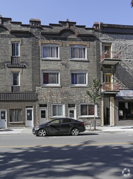 3779 Rue Sainte-Catherine E E, Montréal, QC à vendre - Photo principale – Image 1 sur 2