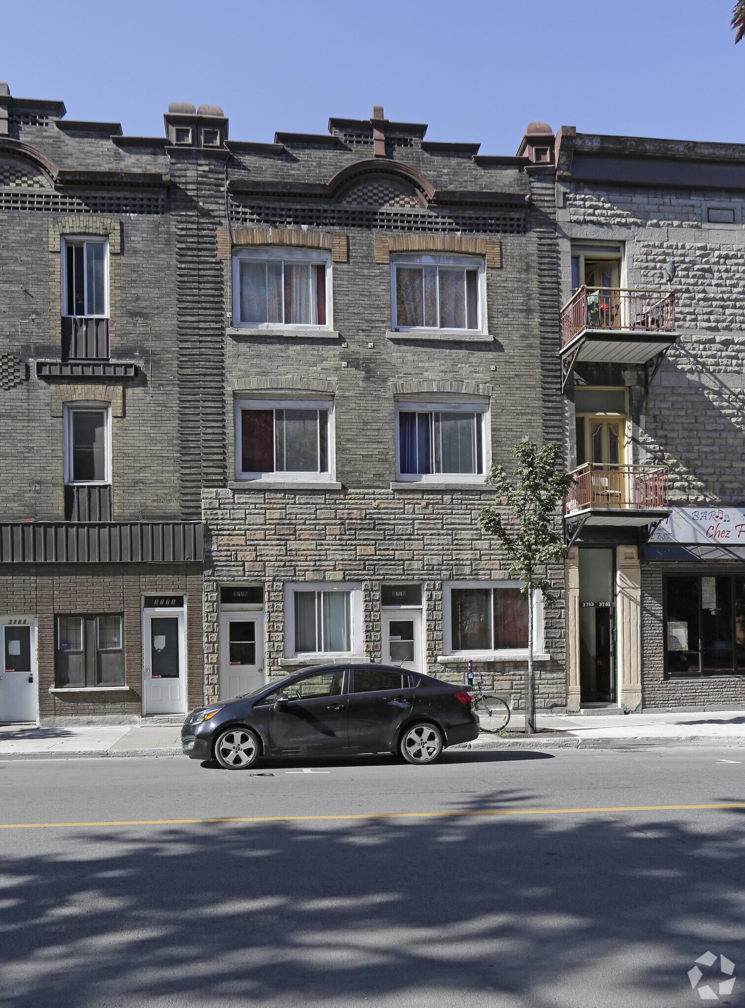 3779 Rue Sainte-Catherine E E, Montréal, QC à vendre Photo principale– Image 1 sur 3