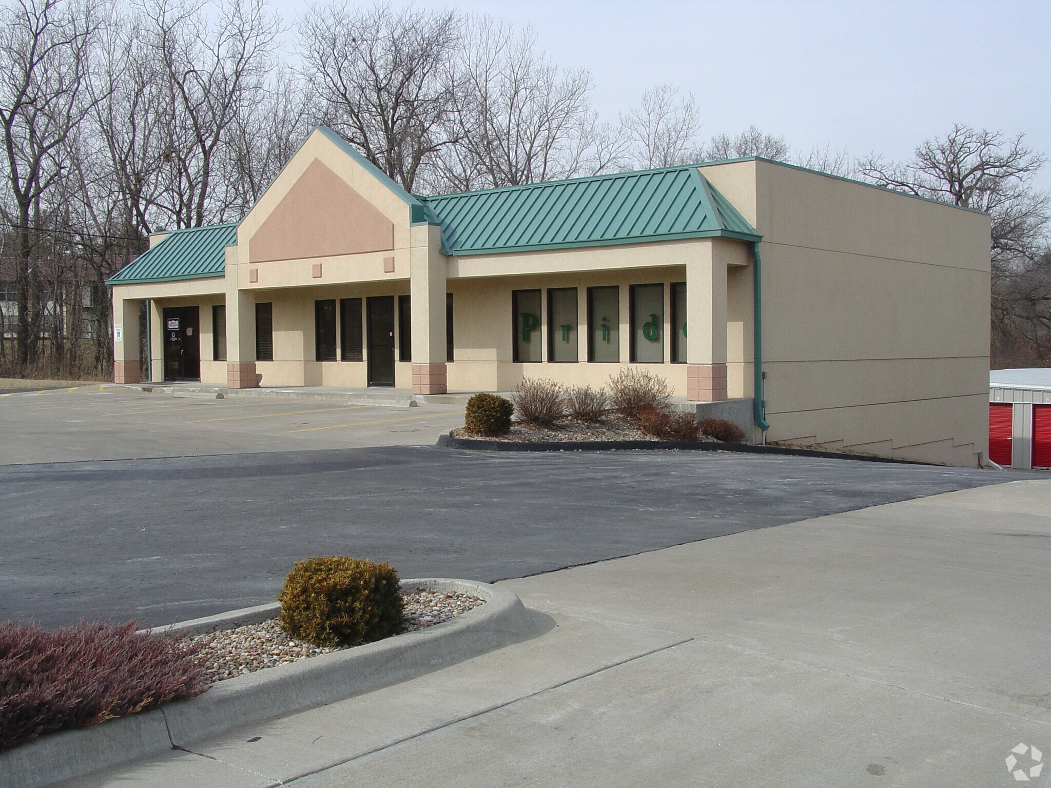 3725 Gene Field Rd, Saint Joseph, MO à louer Photo principale– Image 1 sur 2