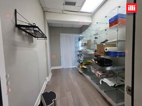 17200 Ventura Blvd, Encino, CA à louer Photo intérieure– Image 2 sur 5