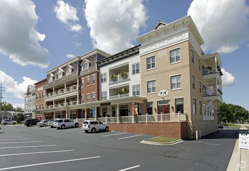 601-637 Genesee St, Delafield, WI à louer - Photo de l’immeuble – Image 3 sur 4