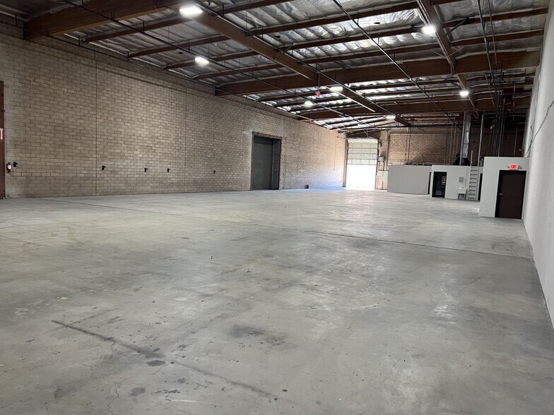 20611-20621 Prairie St, Chatsworth, CA à louer - Photo de l’immeuble – Image 3 sur 5