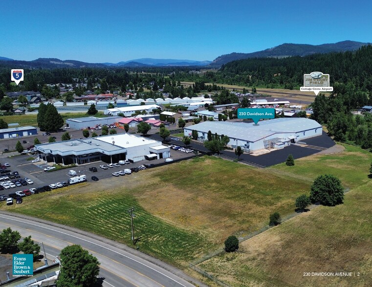 230 E Davidson Ave, Cottage Grove, OR à vendre - Photo de l’immeuble – Image 3 sur 12