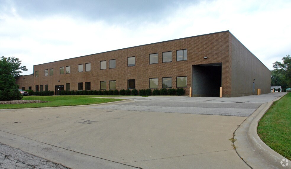 130-150 Carpenter Ave, Wheeling, IL à vendre - Photo de l’immeuble – Image 2 sur 5