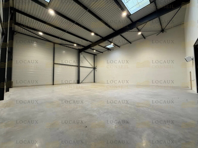 23 Rue Des Beaux Soleils, Osny à louer - Photo de l’immeuble – Image 1 sur 9