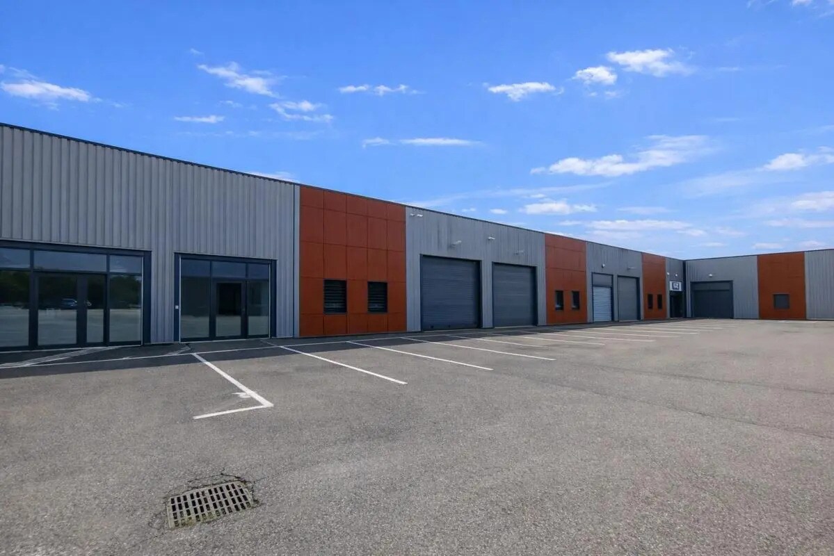 Local d’activités dans Montrabé à louer Photo de l’immeuble– Image 1 sur 16