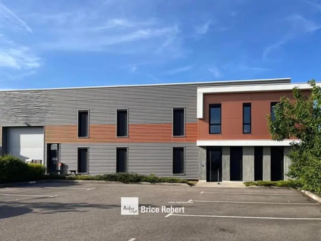 165 Avenue Henri Schneider, Meyzieu à vendre Photo de l’immeuble– Image 1 sur 7