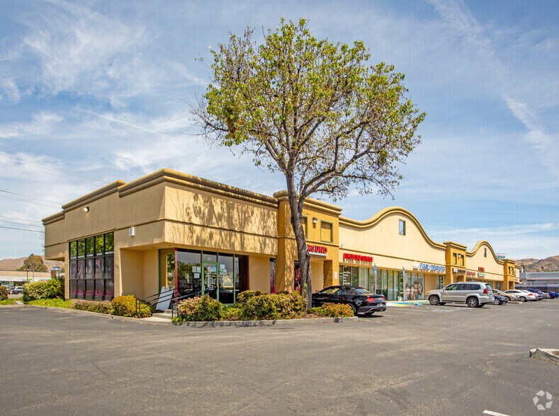 49-91 Dempsey Rd, Milpitas, CA à louer - Photo principale – Image 1 sur 12