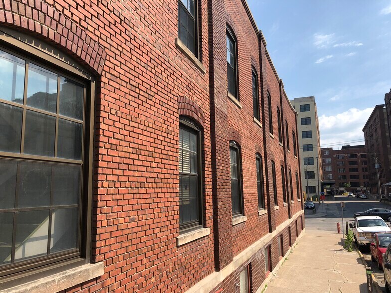 701 N 3rd St, Minneapolis, MN à louer - Photo de l’immeuble – Image 2 sur 9