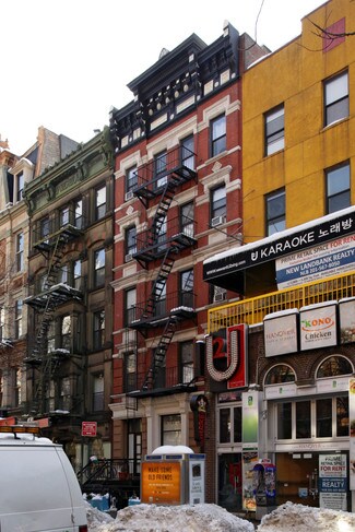 Plus de détails pour 8 Saint Marks Pl, New York, NY - Bureau/Médical à louer