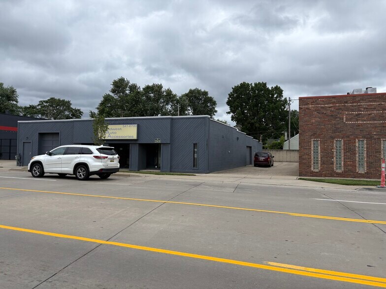 25831 John R Rd, Madison Heights, MI à vendre - Photo de l’immeuble – Image 3 sur 11