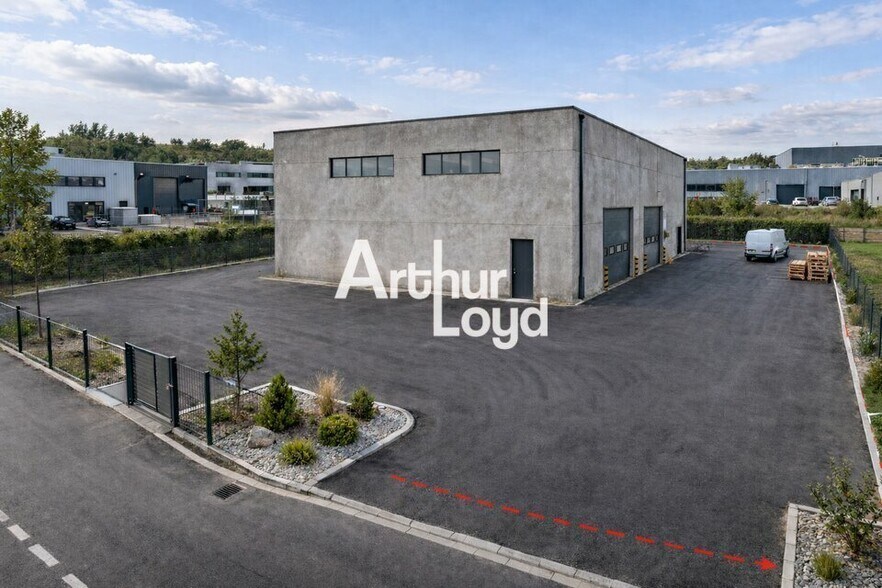 Local d'activités dans Le Muy à vendre - Photo de l’immeuble – Image 1 sur 1