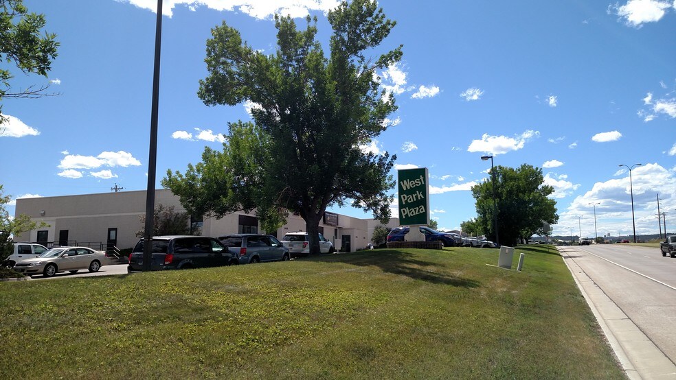 2433-2465 W Chicago St, Rapid City, SD à louer - Photo de l’immeuble – Image 1 sur 2