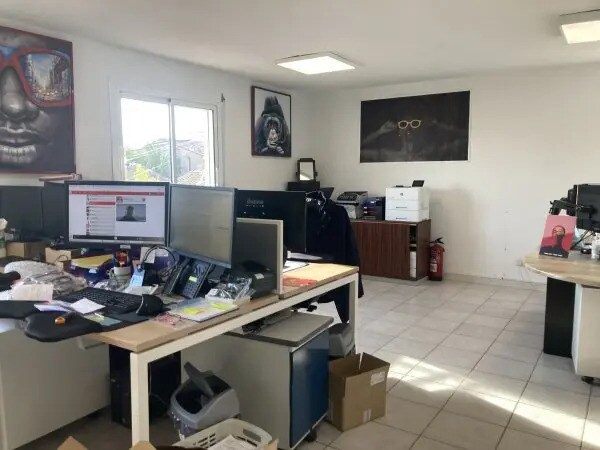 Local d'activités dans Perpignan à vendre - Photo de l’immeuble – Image 2 sur 4