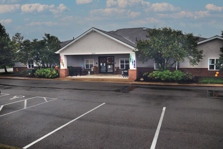 7810 Graphics Way, Lewis Center, OH à vendre - Photo de l’immeuble – Image 1 sur 18