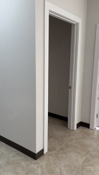 1615 1st St, Rosenberg, TX à vendre - Vidéo sur l’annonce professionnelle – Image 3 sur 18